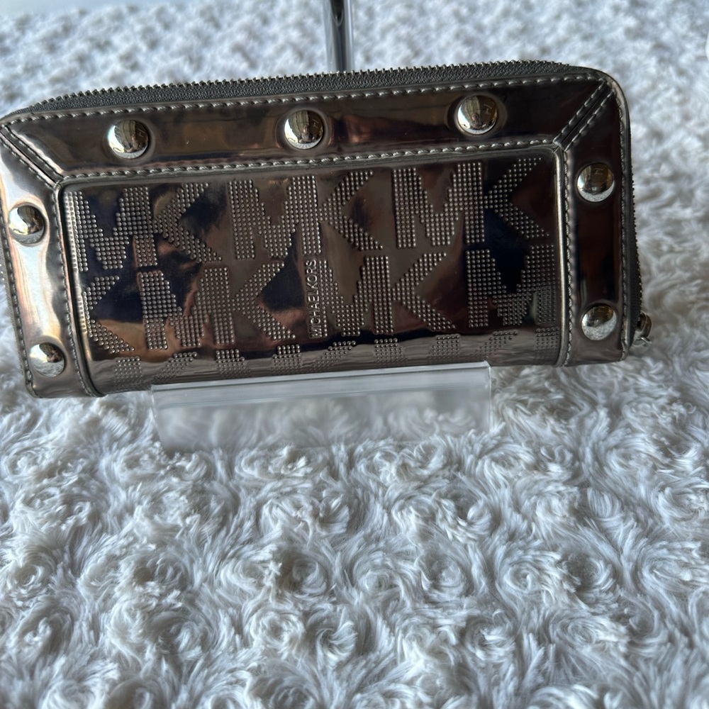 Michael Kors  studded jet set zip around wallet - Picture 2 of 5